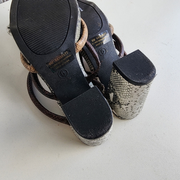 Comfort Est. 1946 Shoes Womens Snake Skin Chunky Heeled Open Toe Sandals Sz 6 - Picture 8 of 9